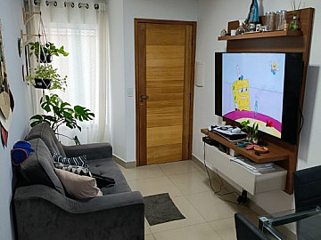 CASA EM CONDOM�NIO